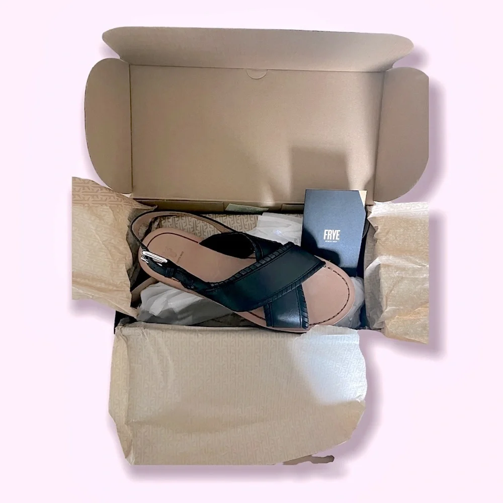 Frye Robin Feather‎ Criss Cross Sandals